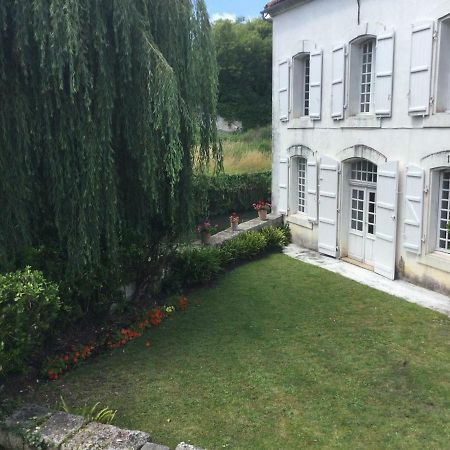 La Maison Du Pont La Rochebeaucourt-et-Argentine Экстерьер фото